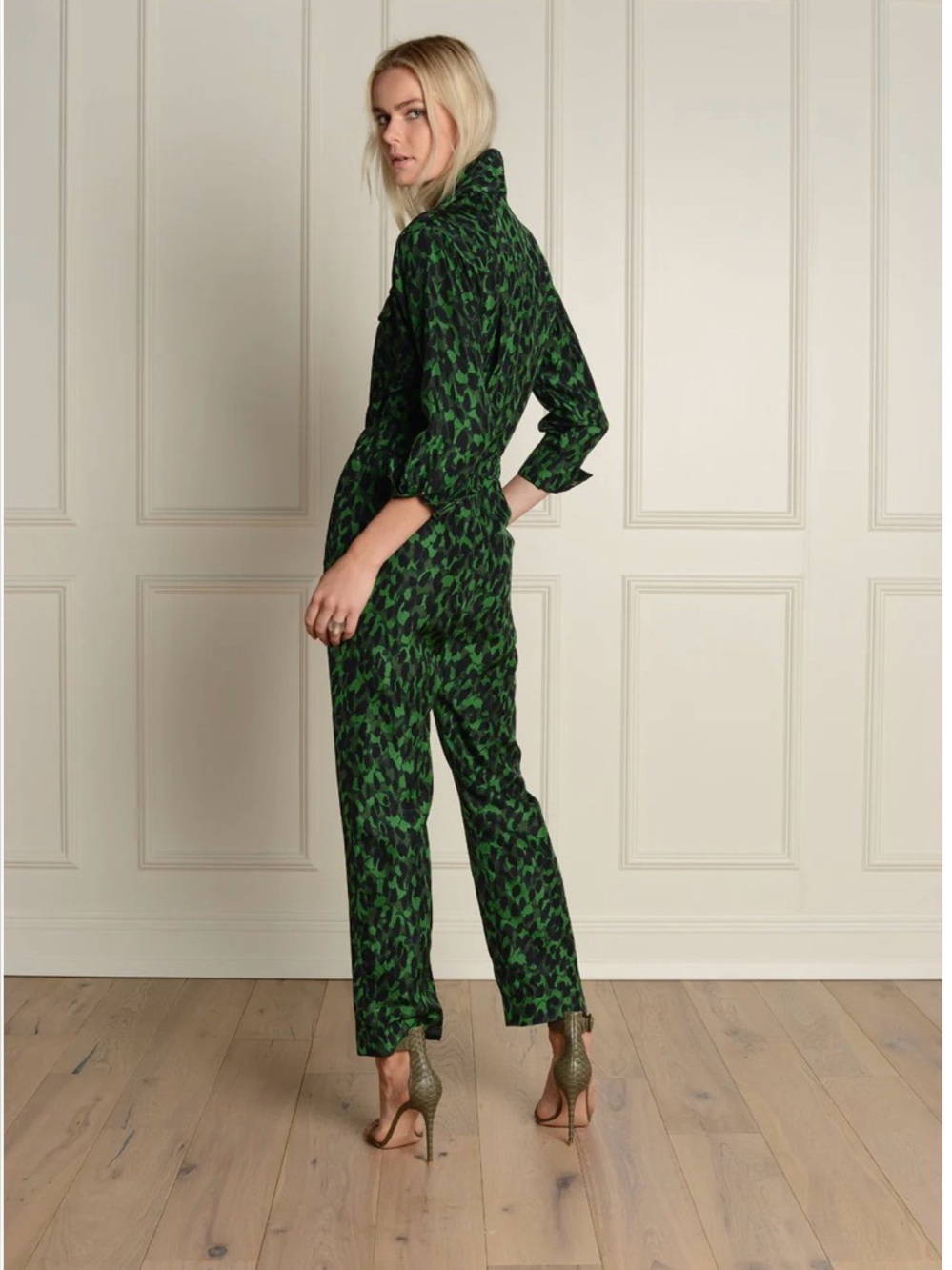 Julie Harrah Silk Longsleeve Flightsuit In Emerald Green Size XS/S - Picture 2 of 16